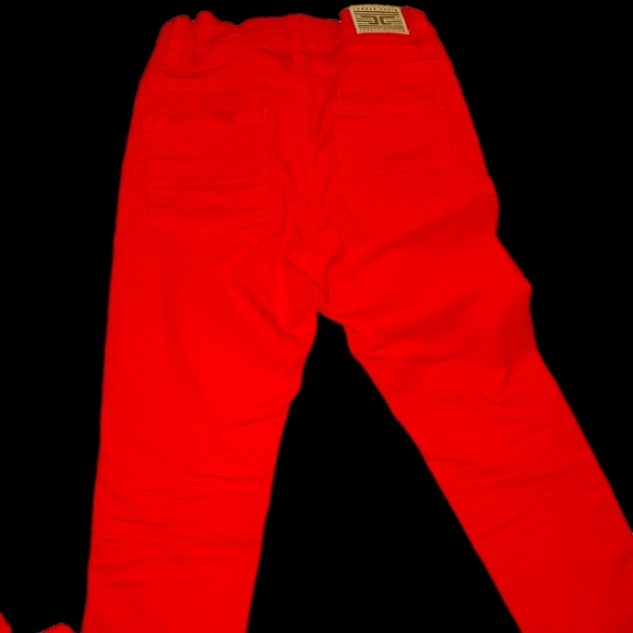 Jean Set Designer - Picture 3 of 6